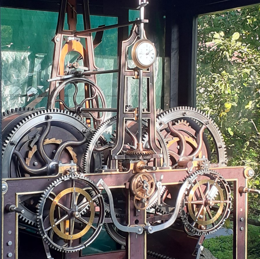 Chronokult_Mannh_Uhr_1 Mannhardt Freischwinger