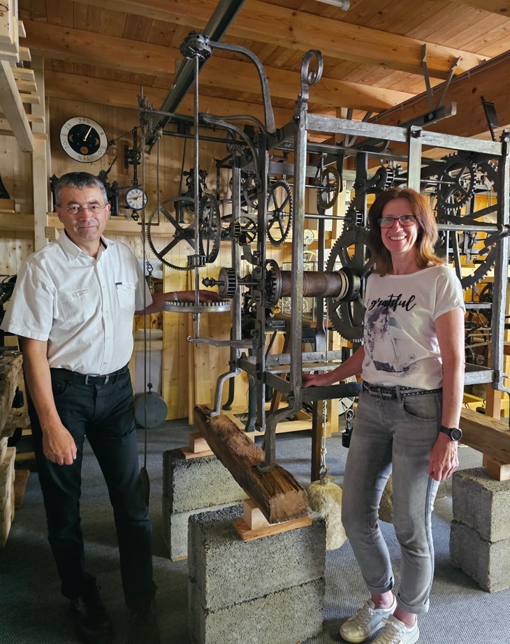 Handgeschm_A_3 Astronomische Uhr Außenansicht